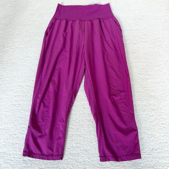 Lululemon Athletica Tranquil Cropped Fold Over Waist in Royal Plum Fuschia Swift - Picture 1 of 12